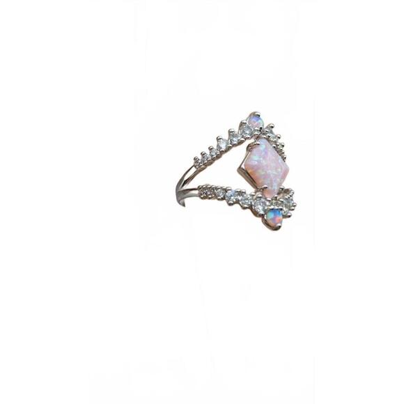Stylish Vintage Opal Ring with Crystal Accents Size 7 - Picture 3 of 9